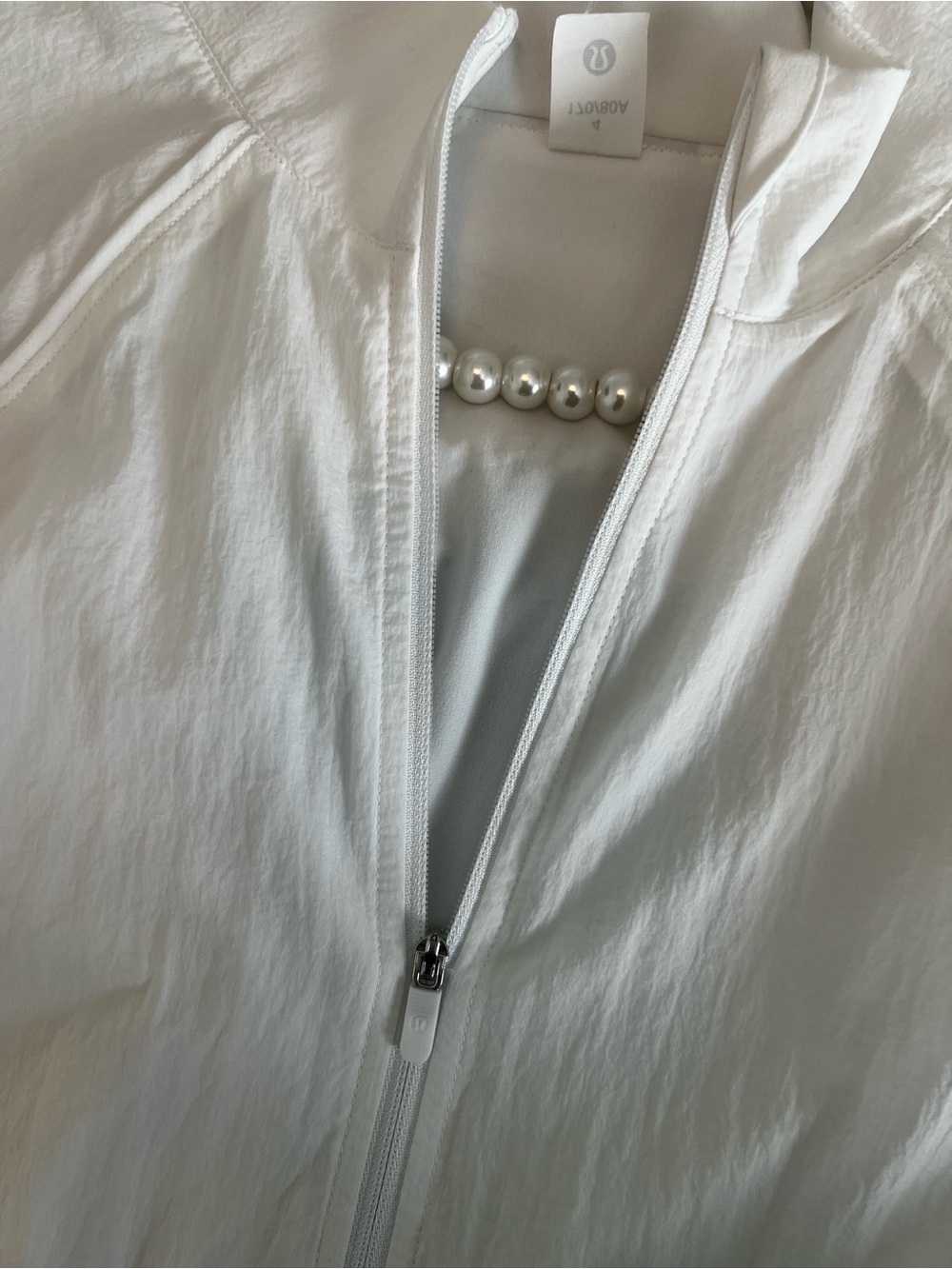 Lululemon License to Train Lightweight Jacket - Picture 5 of 11